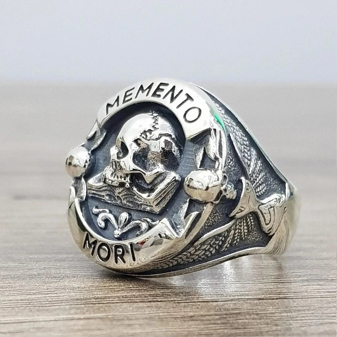 Memento Mori Ring – A Timeless Reminder of Life's Fragility